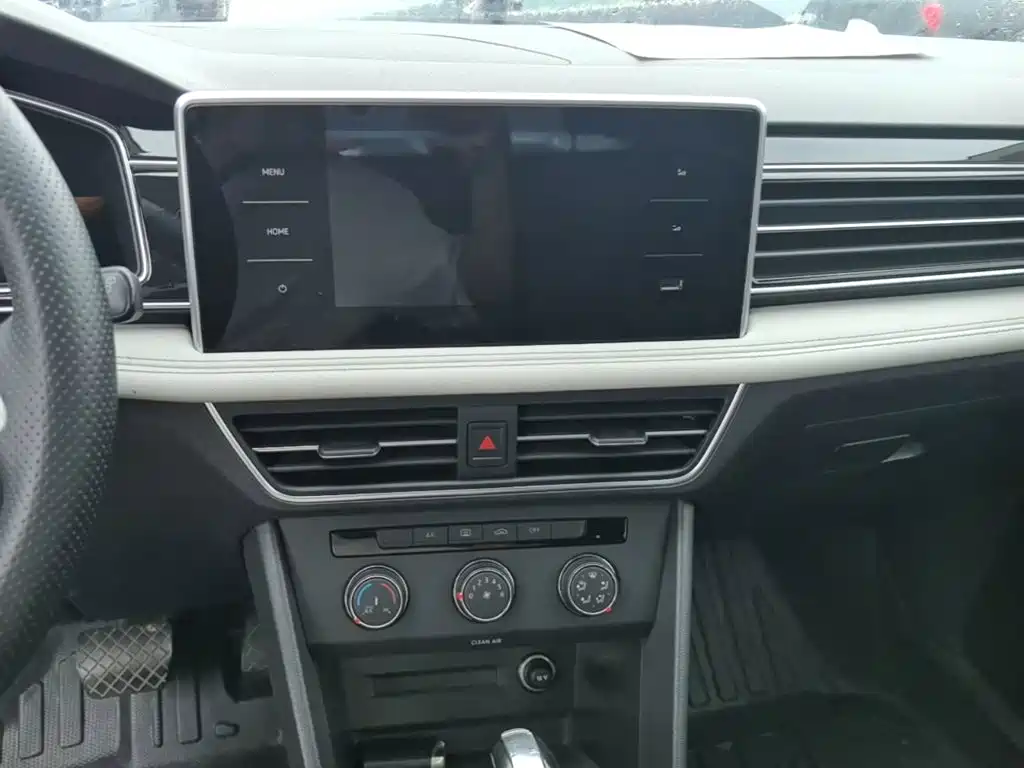 Volkswagen Tiguan L — миниатюра 13
