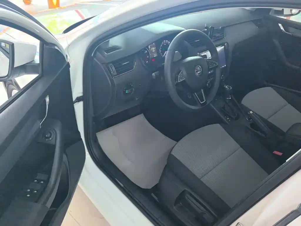 Skoda Octavia — миниатюра 16