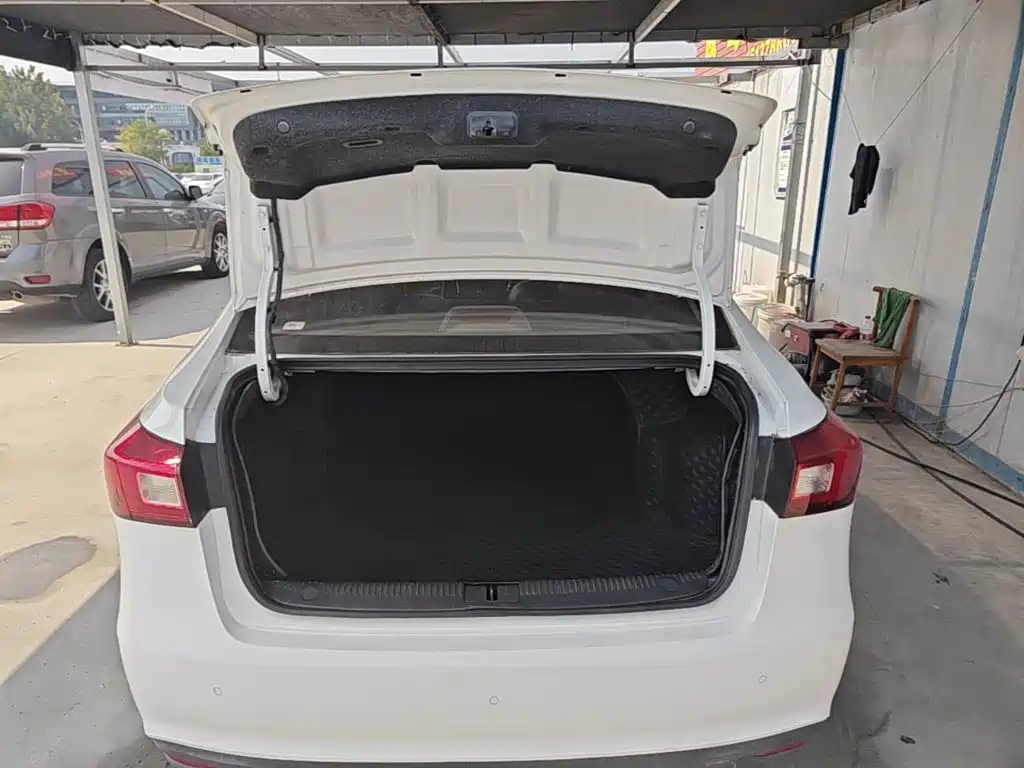 Roewe 360 — миниатюра 19