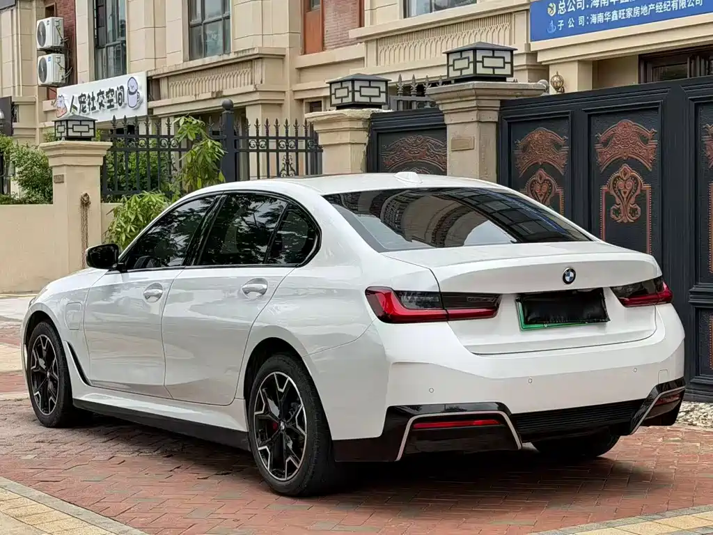 BMW i3 2024 eDrive 35 L
