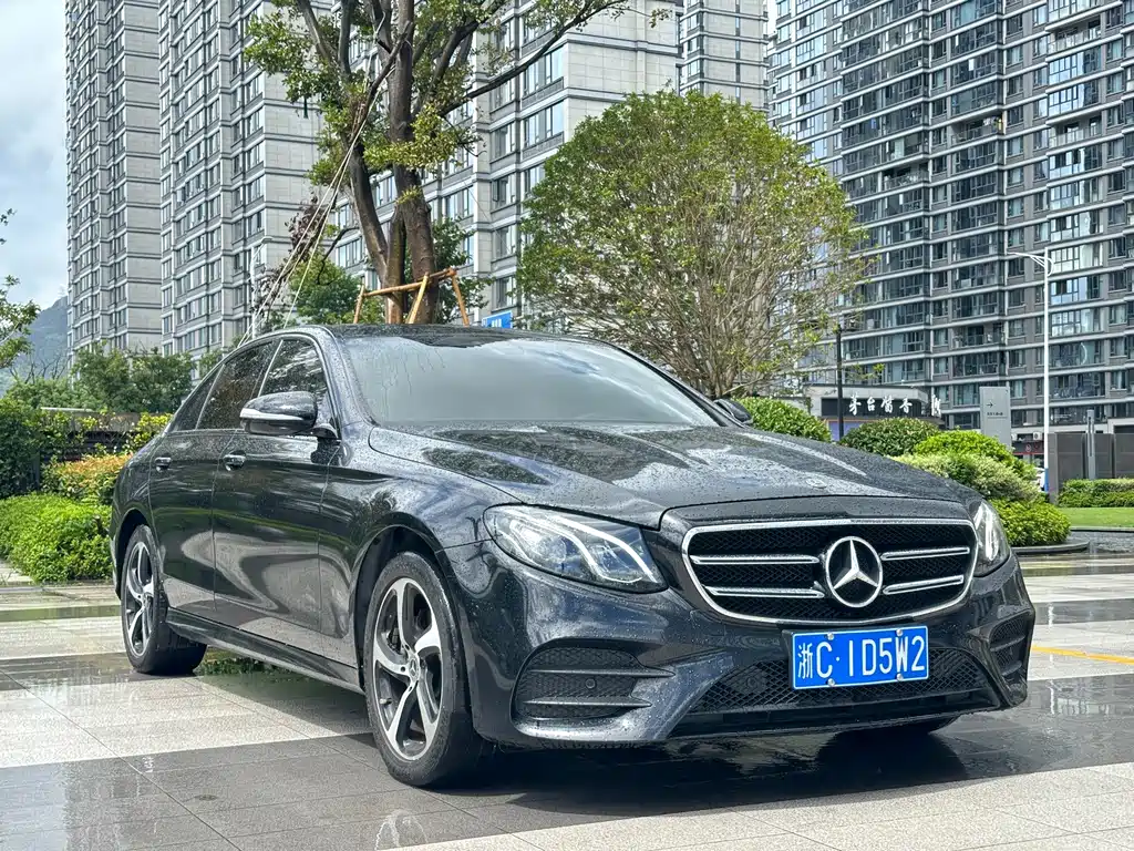 Mercedes-Benz E-Class — миниатюра 2