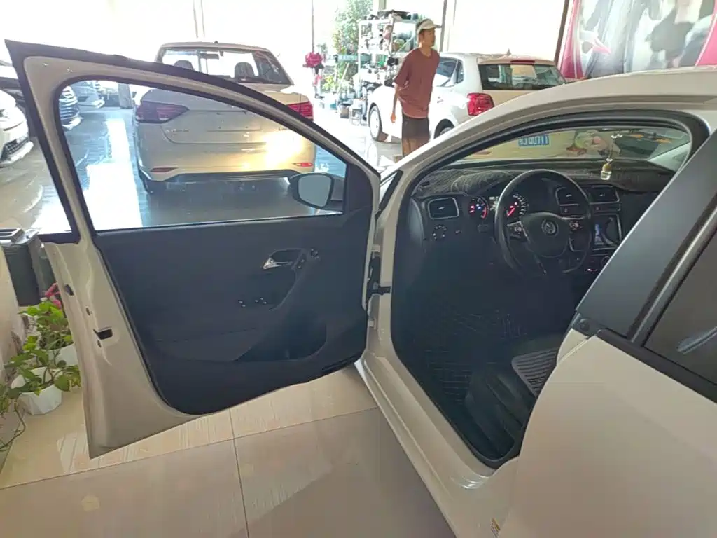 Volkswagen Polo — миниатюра 16