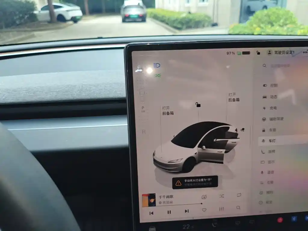 Tesla Model 3 — миниатюра 14