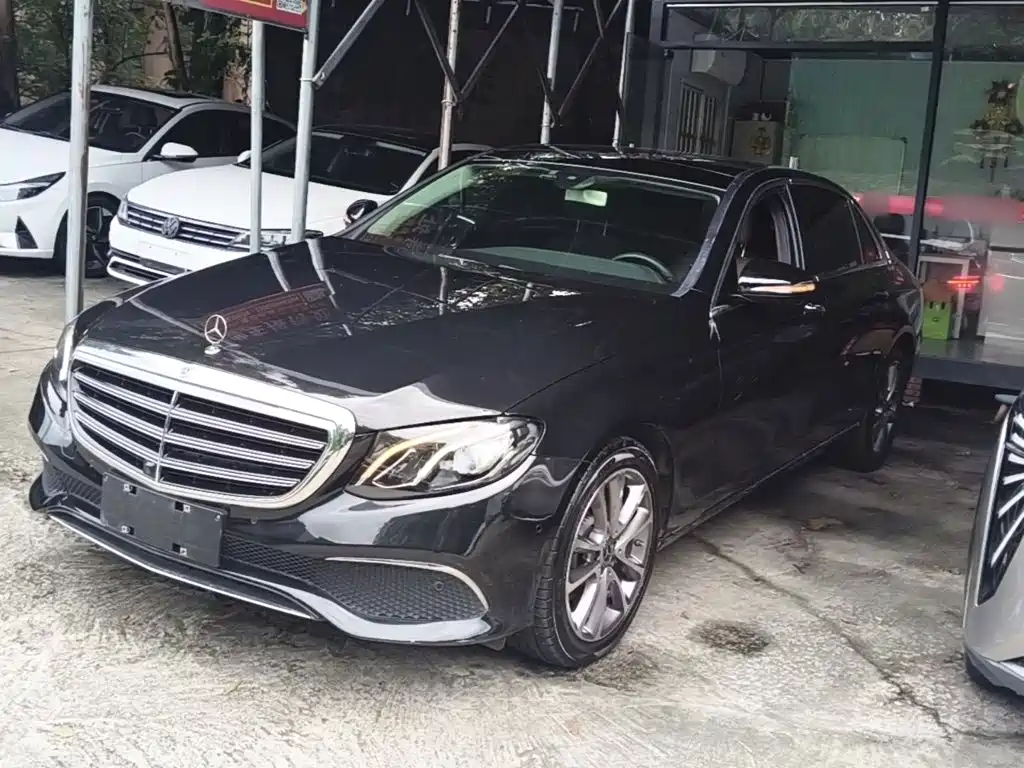 Mercedes-Benz E-Class — миниатюра 2