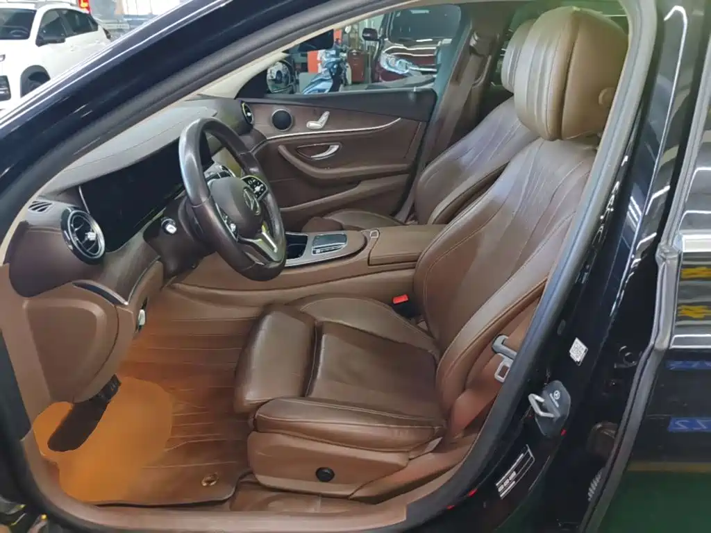 Mercedes-Benz E-Class — миниатюра 15