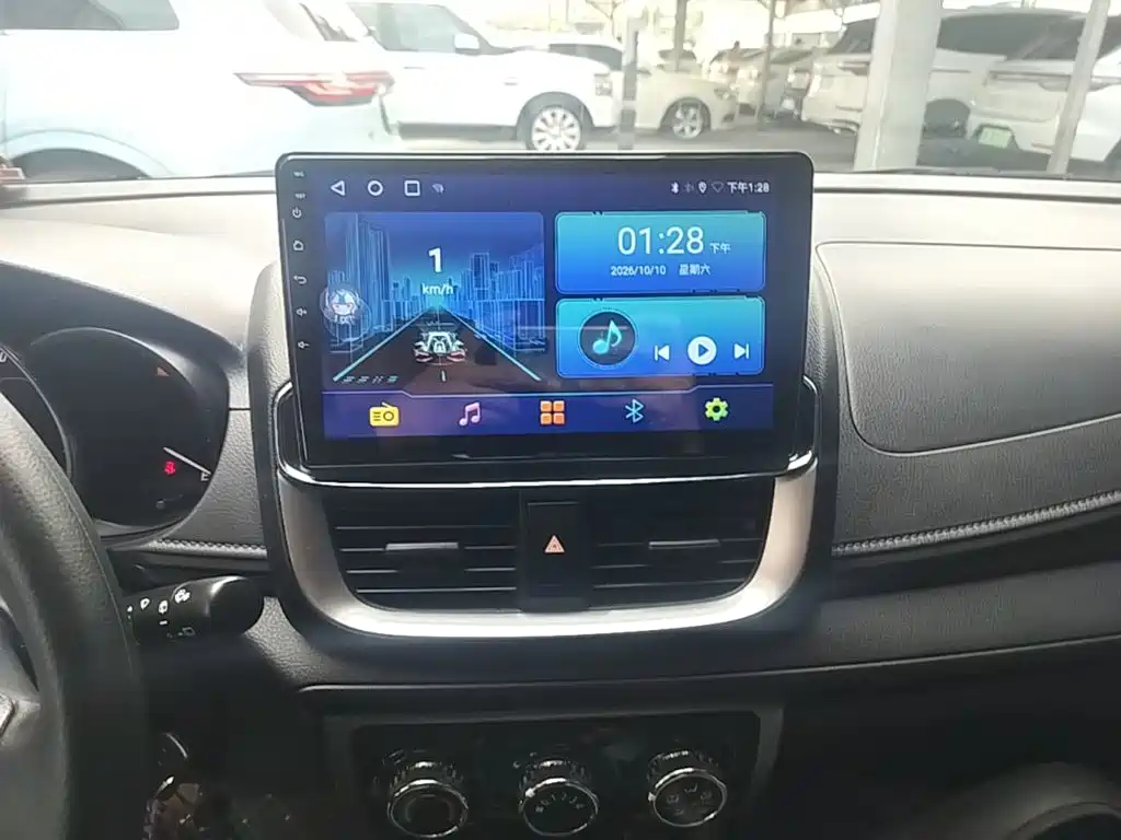 Toyota Yaris L — миниатюра 13