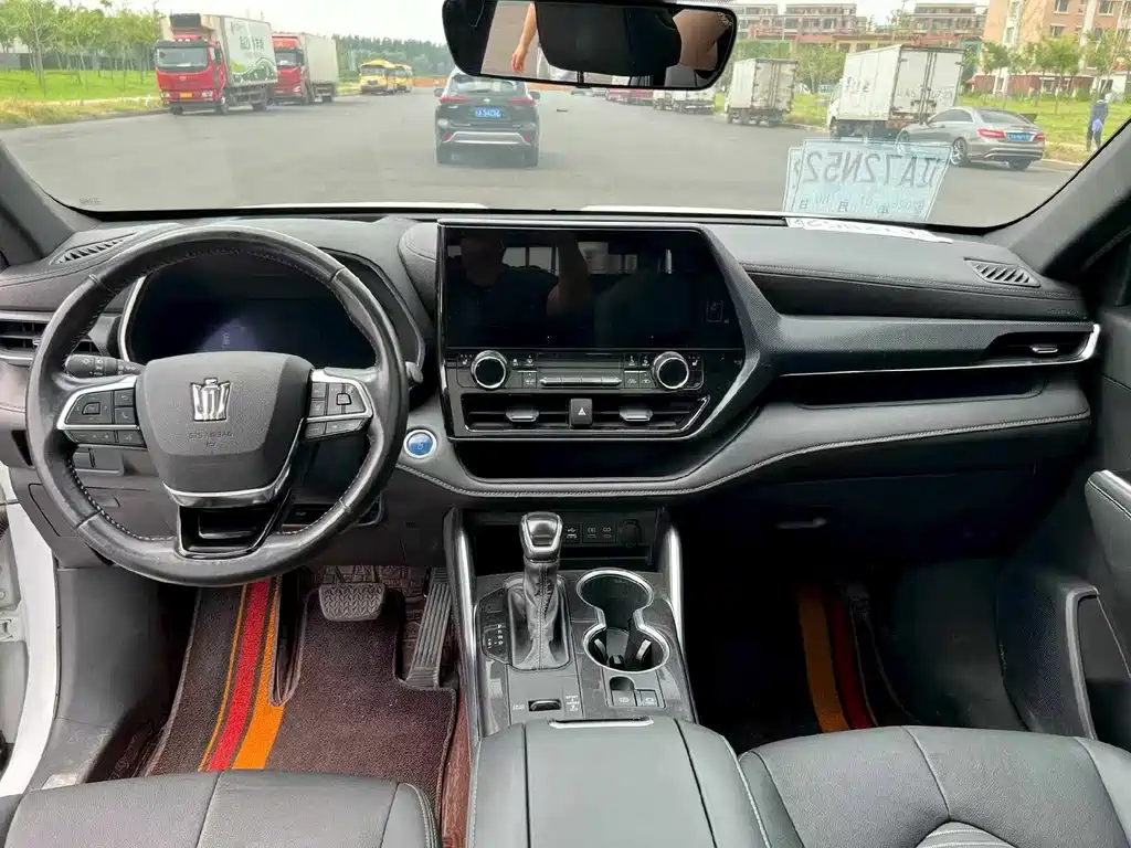 Toyota Crown Kluger — миниатюра 5