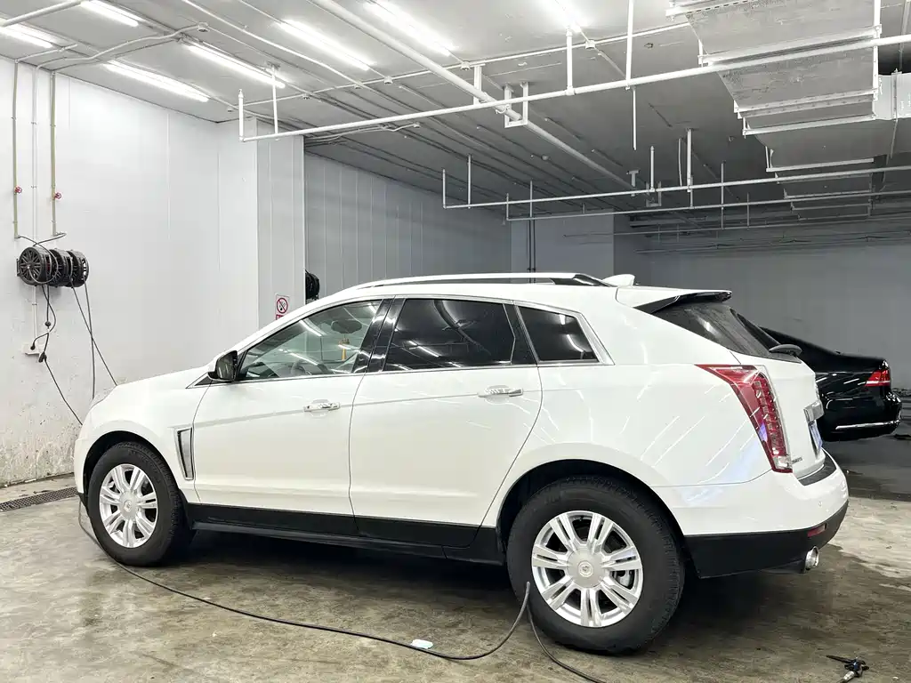 Cadillac SRX — миниатюра 5