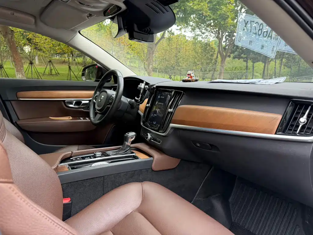 Volvo S90 — миниатюра 11