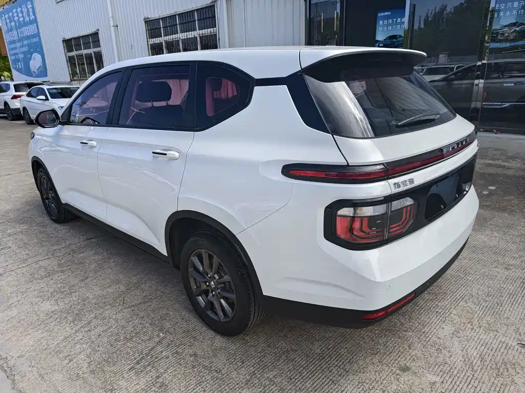 Baojun RM-5 — миниатюра 4