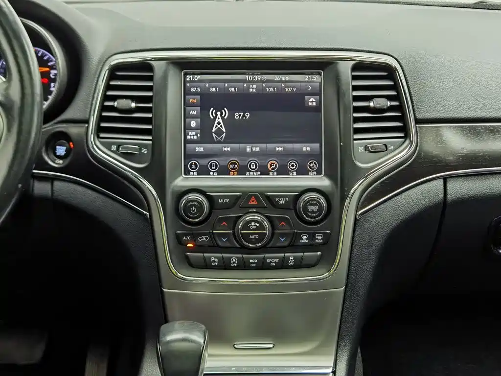 Jeep Grand Cherokee (Import) — миниатюра 12