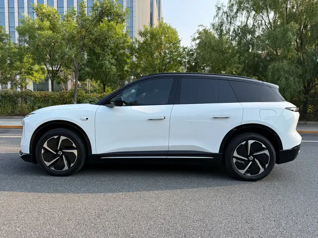NIO ES6 — миниатюра 5