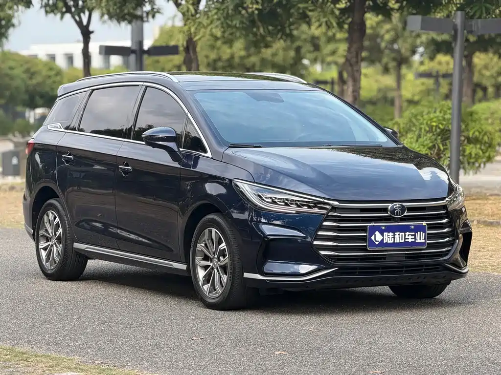 BYD SONG MAX