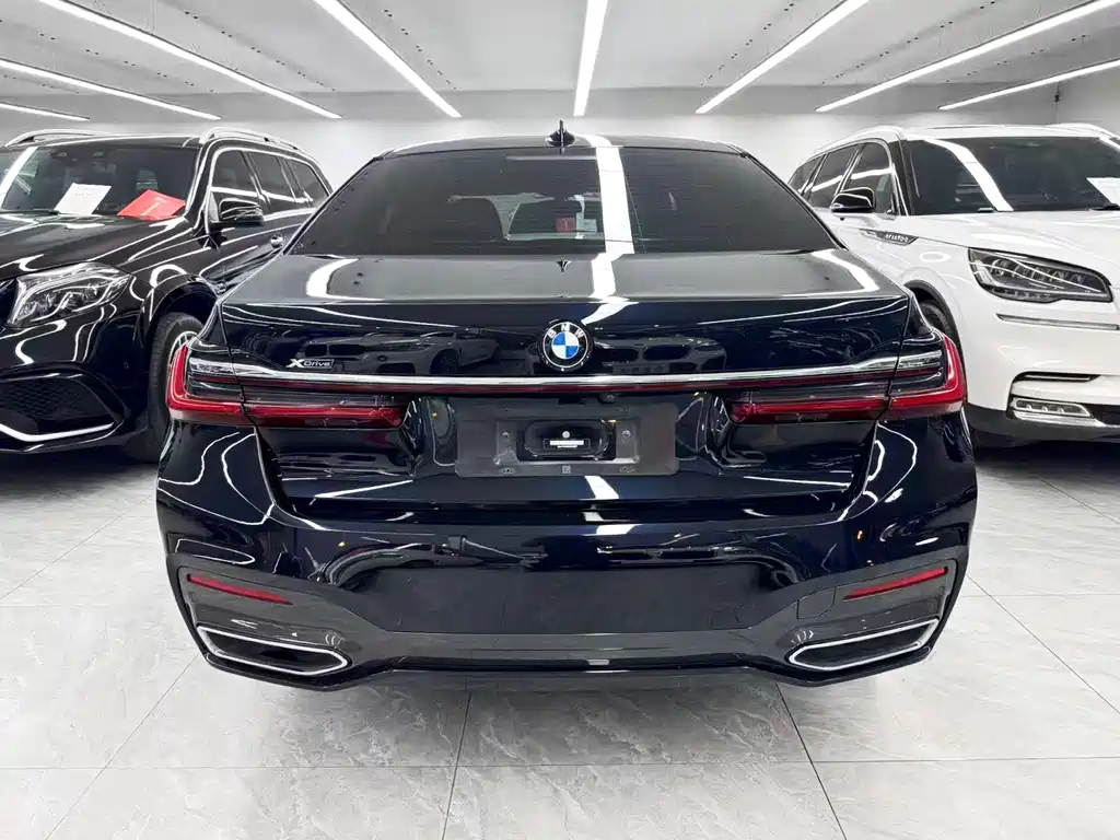 BMW 7 Series — миниатюра 5