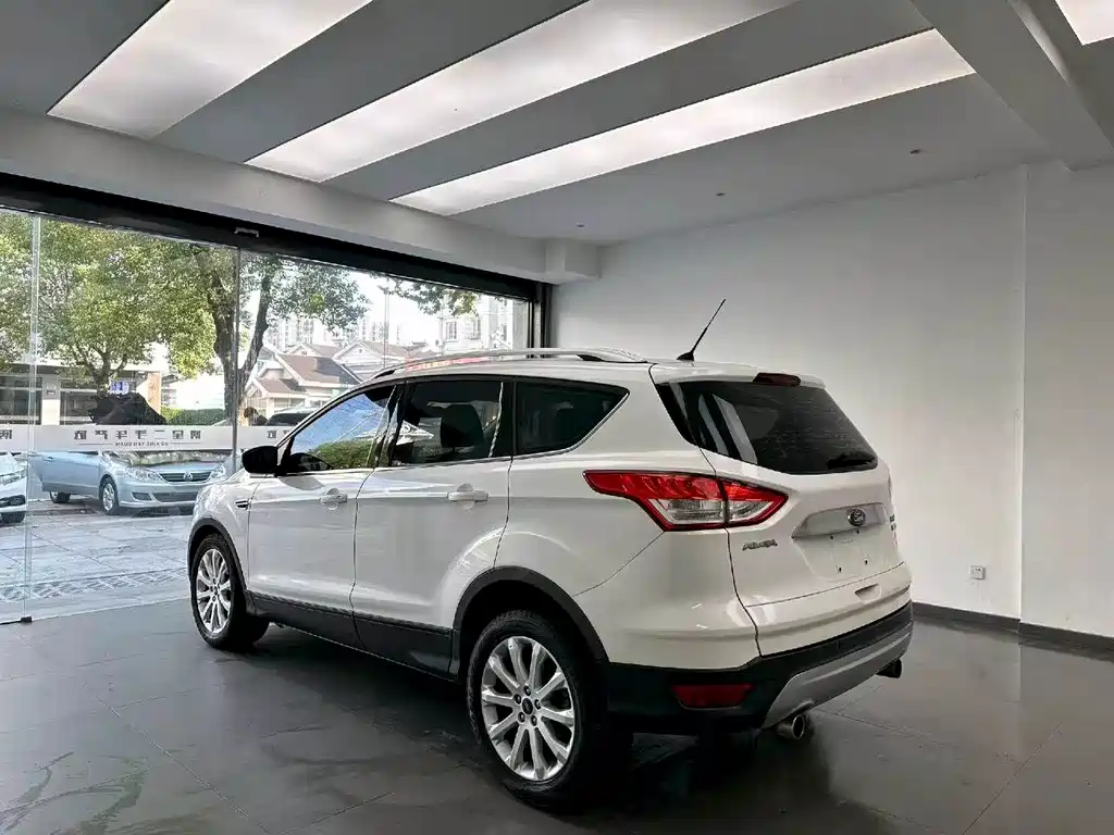 Ford Kuga — миниатюра 7
