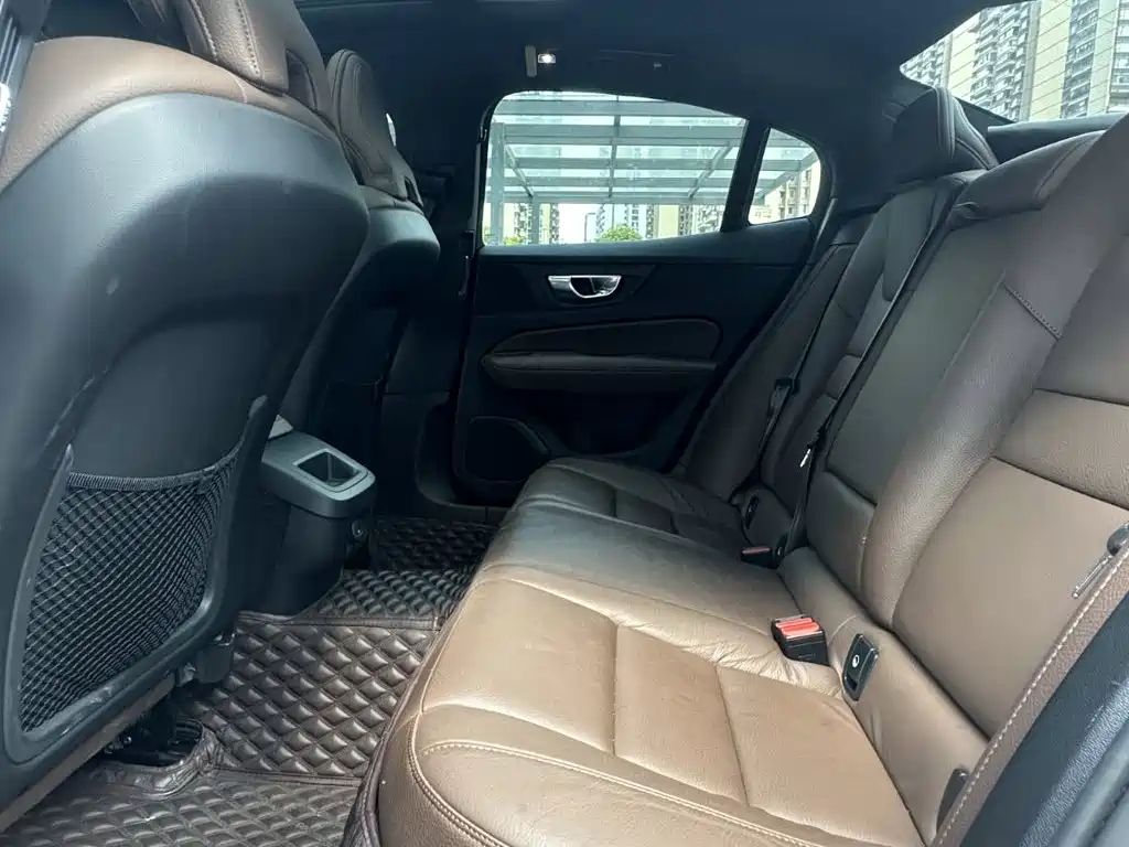 Volvo S60 — миниатюра 10