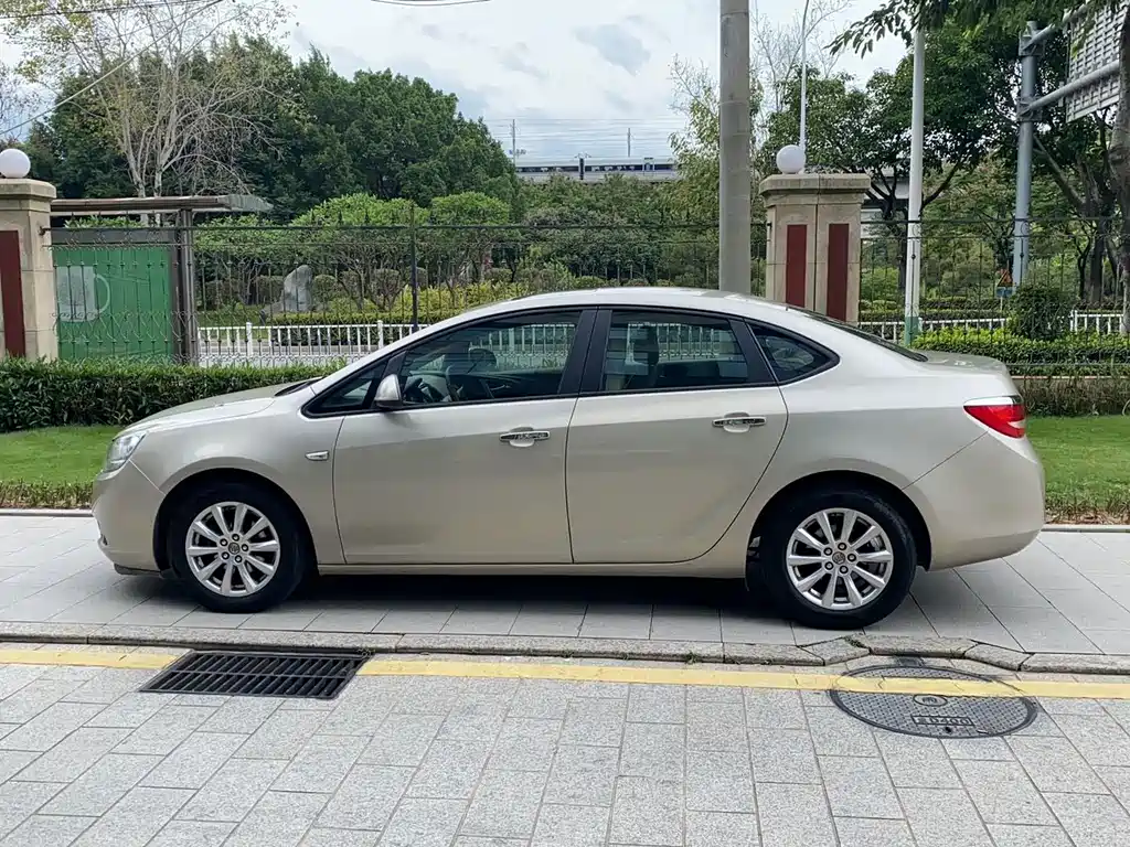 Buick Excelle — миниатюра 7