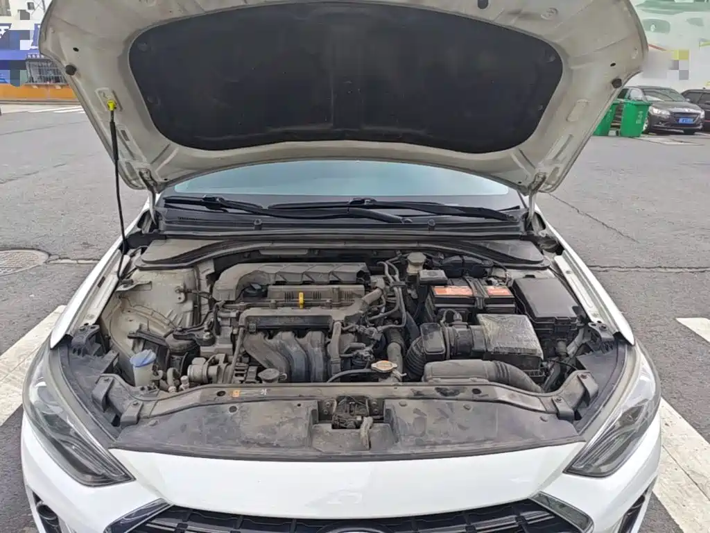 Hyundai Elantra — миниатюра 20