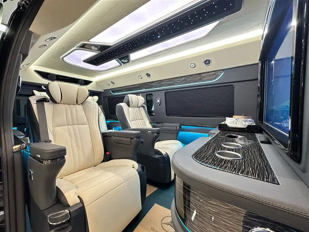Toyota HiAce 2024 3.5L AT