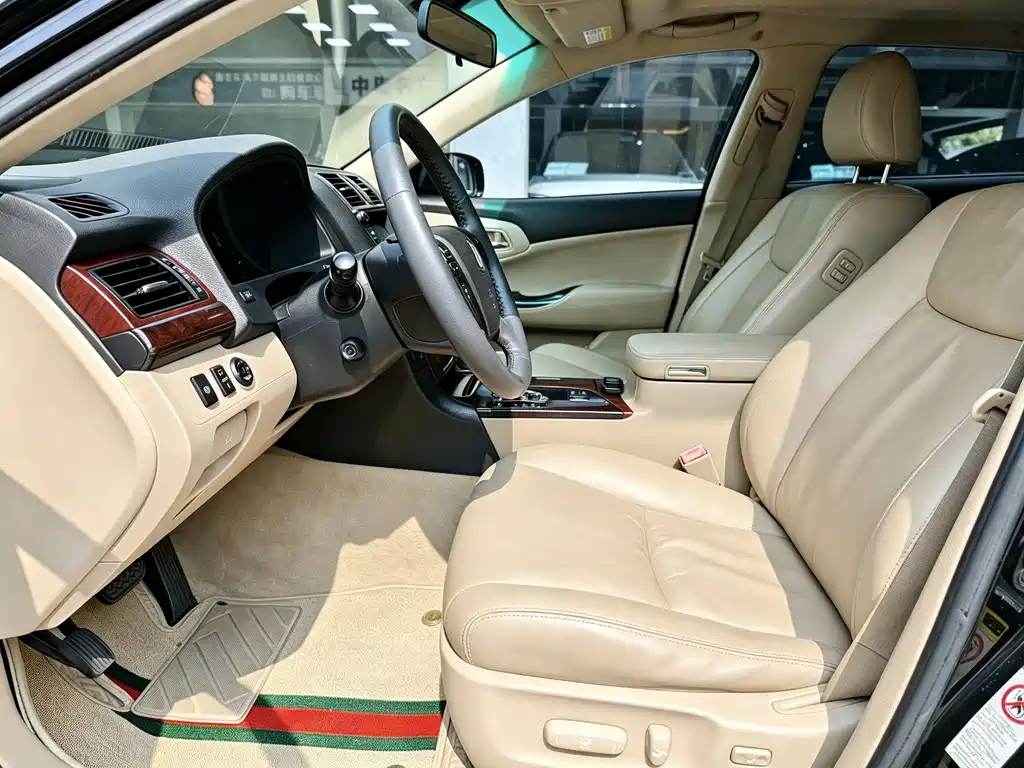 Toyota Crown — миниатюра 14