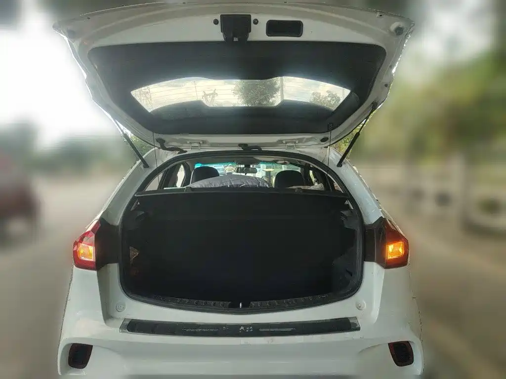 Geely Vision X3 — миниатюра 10