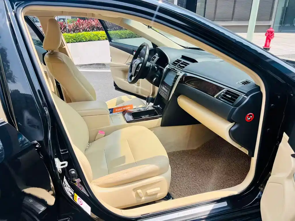 Toyota Camry — миниатюра 6