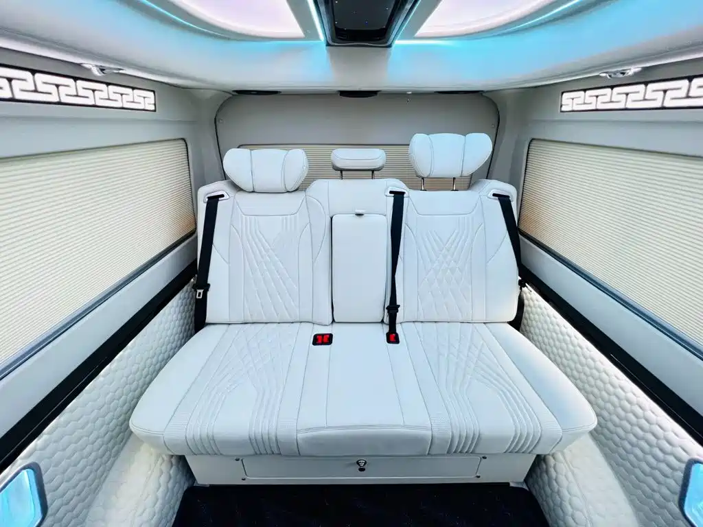 Toyota Hiace — миниатюра 18