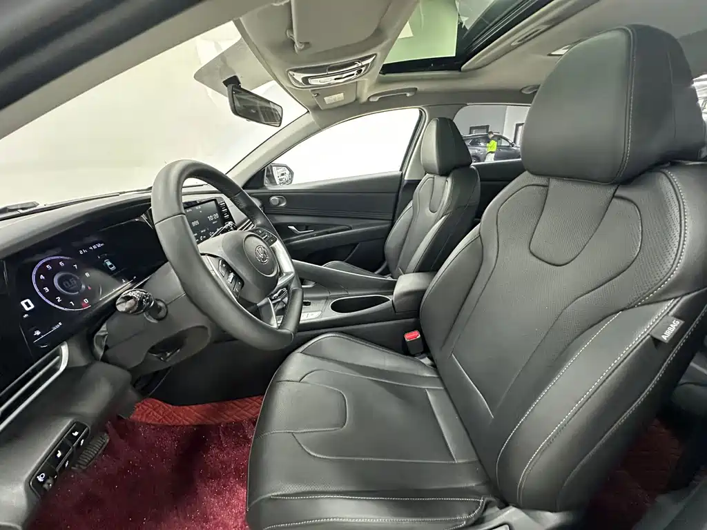 Hyundai Elantra — миниатюра 16
