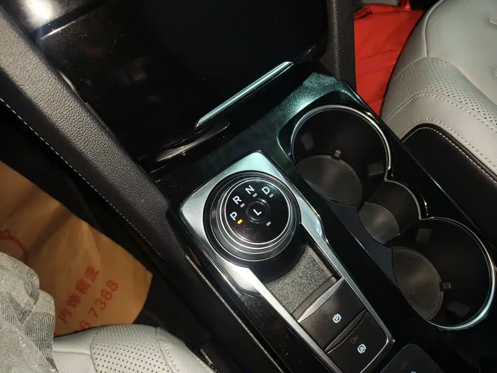 Ford Escape — миниатюра 14