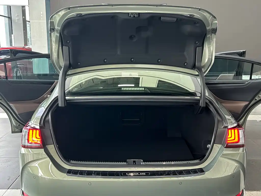 Lexus ES — миниатюра 26