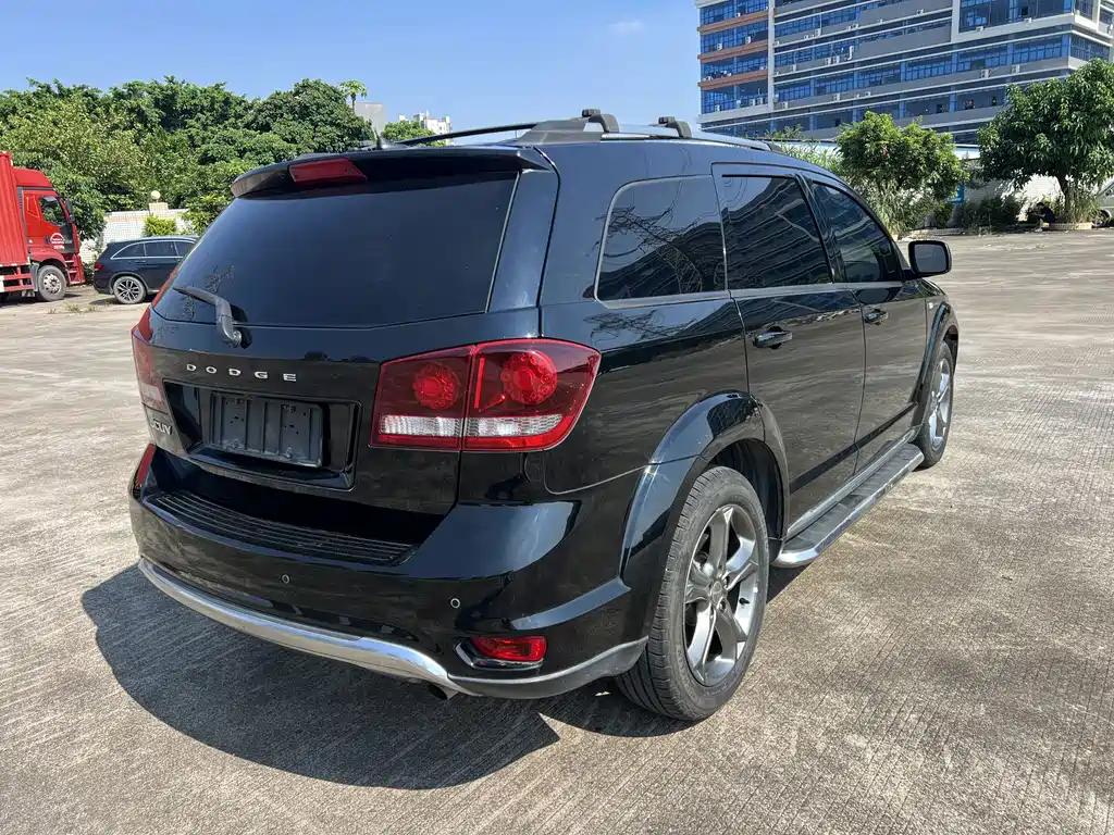 Dodge Journey — миниатюра 6