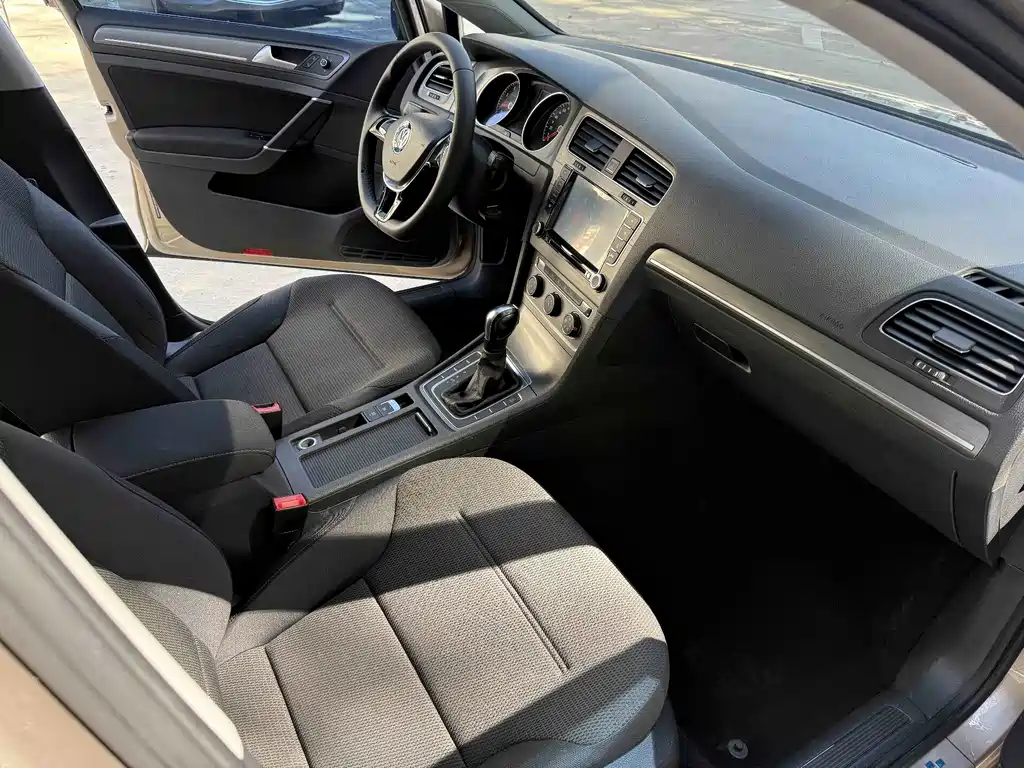 Volkswagen Golf — миниатюра 10
