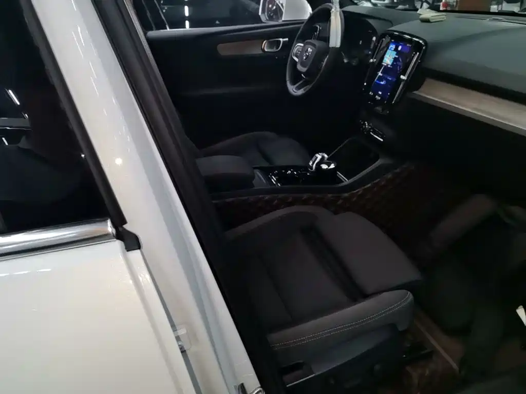 Volvo XC40 — миниатюра 25