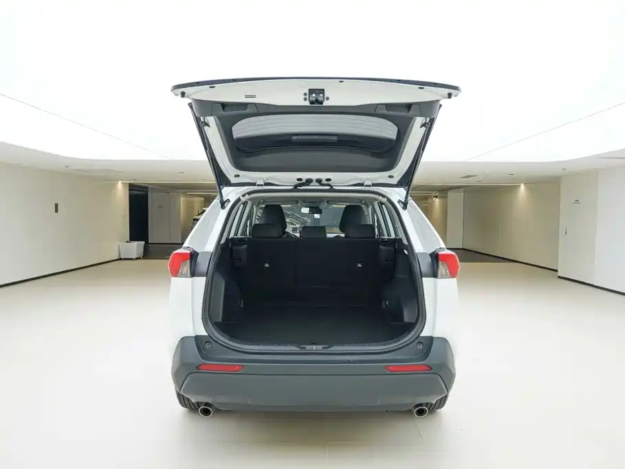 Toyota RAV4 — миниатюра 5