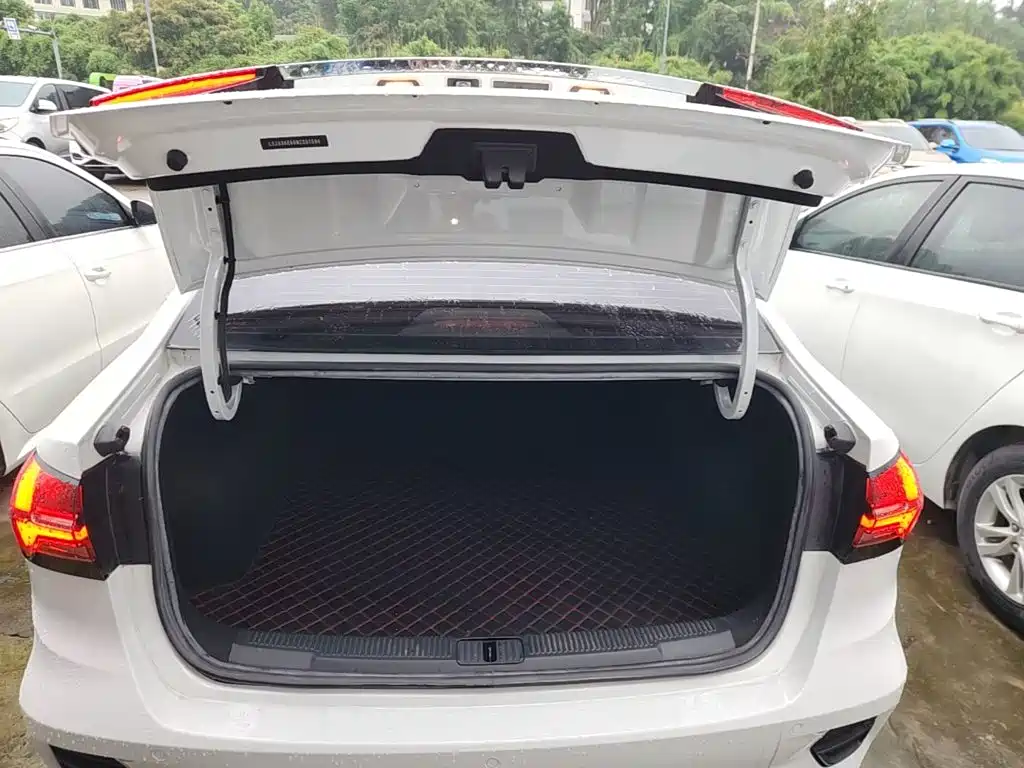 Roewe i5 — миниатюра 19
