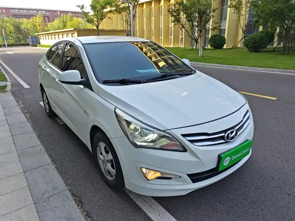Hyundai Verna — миниатюра 4