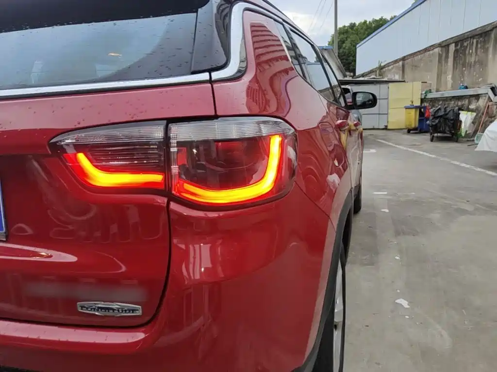 Jeep Compass — миниатюра 8