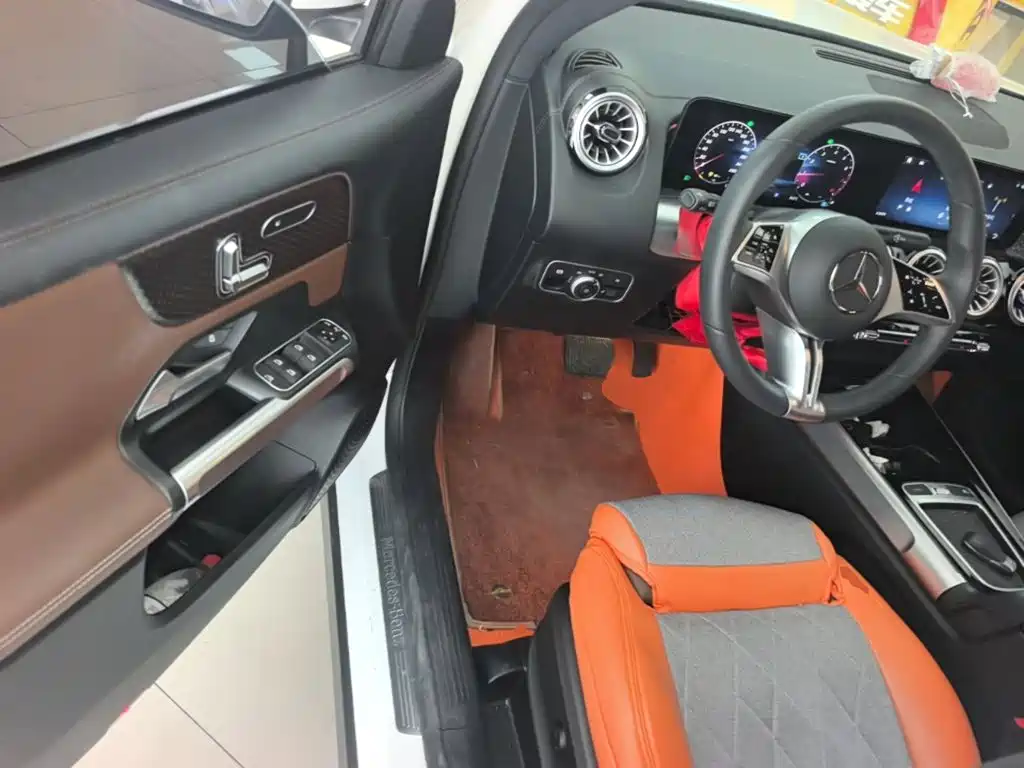 Mercedes-Benz GLB — миниатюра 16