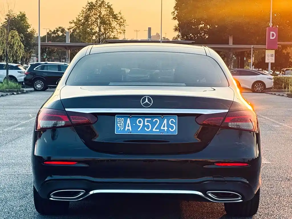 Mercedes-Benz E-Class — миниатюра 7