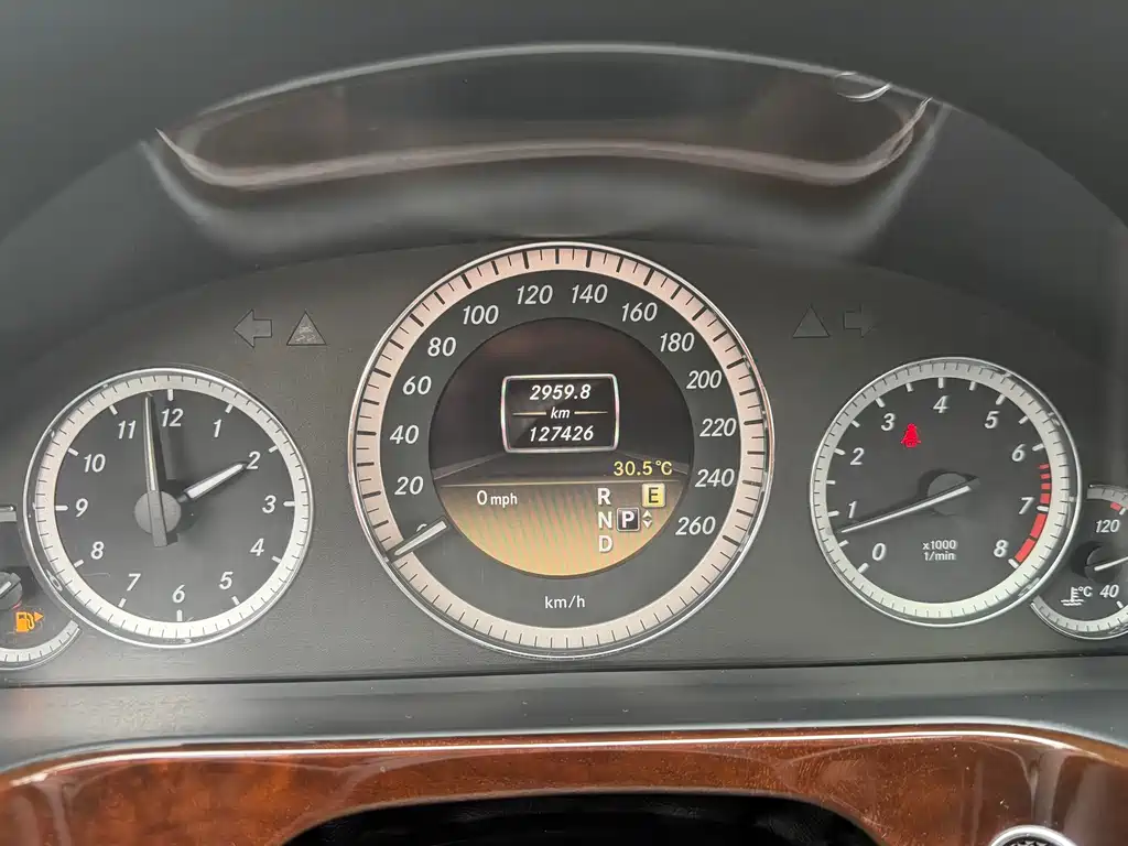 Mercedes-Benz E-Class — миниатюра 15