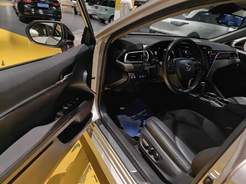 Toyota Camry — миниатюра 16