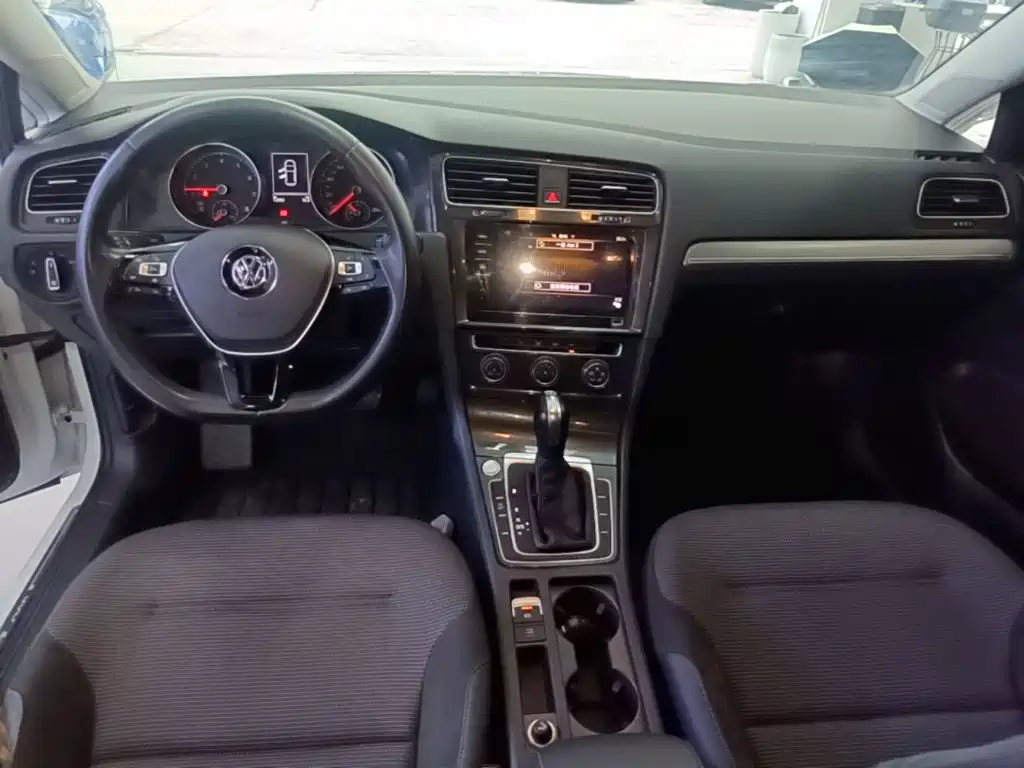 Volkswagen Golf — миниатюра 10