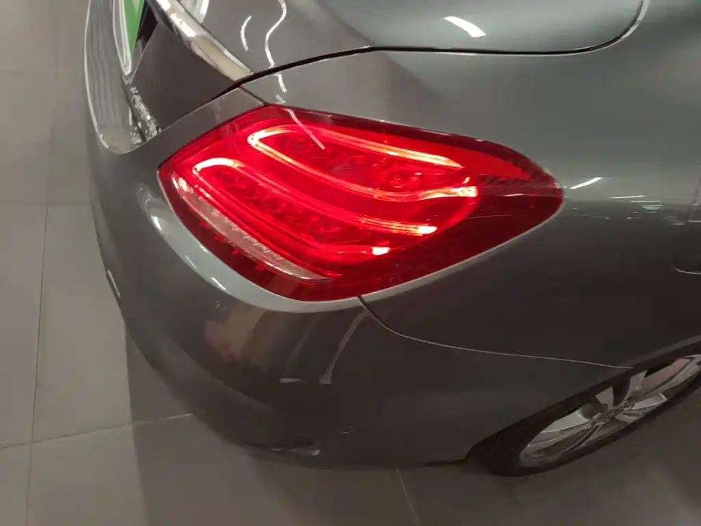 Mercedes-Benz C-Class — миниатюра 8