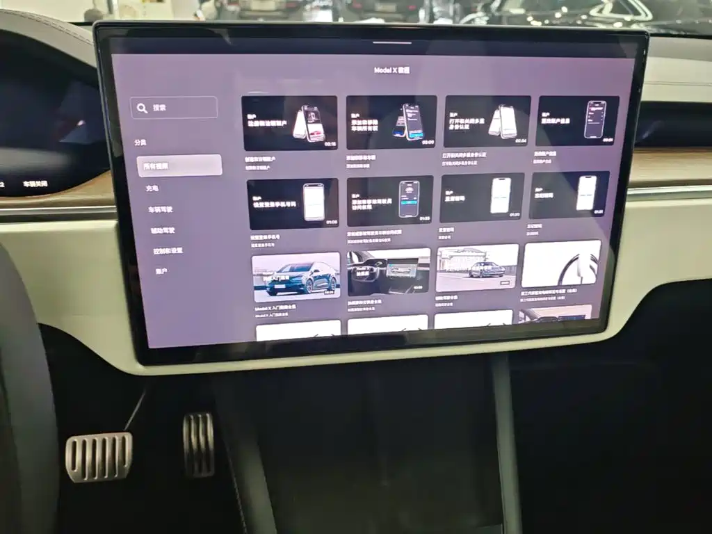 Tesla Model X — миниатюра 13