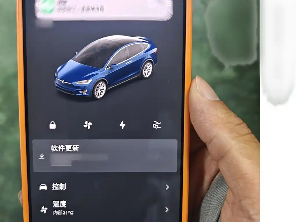 Tesla Model X — миниатюра 12