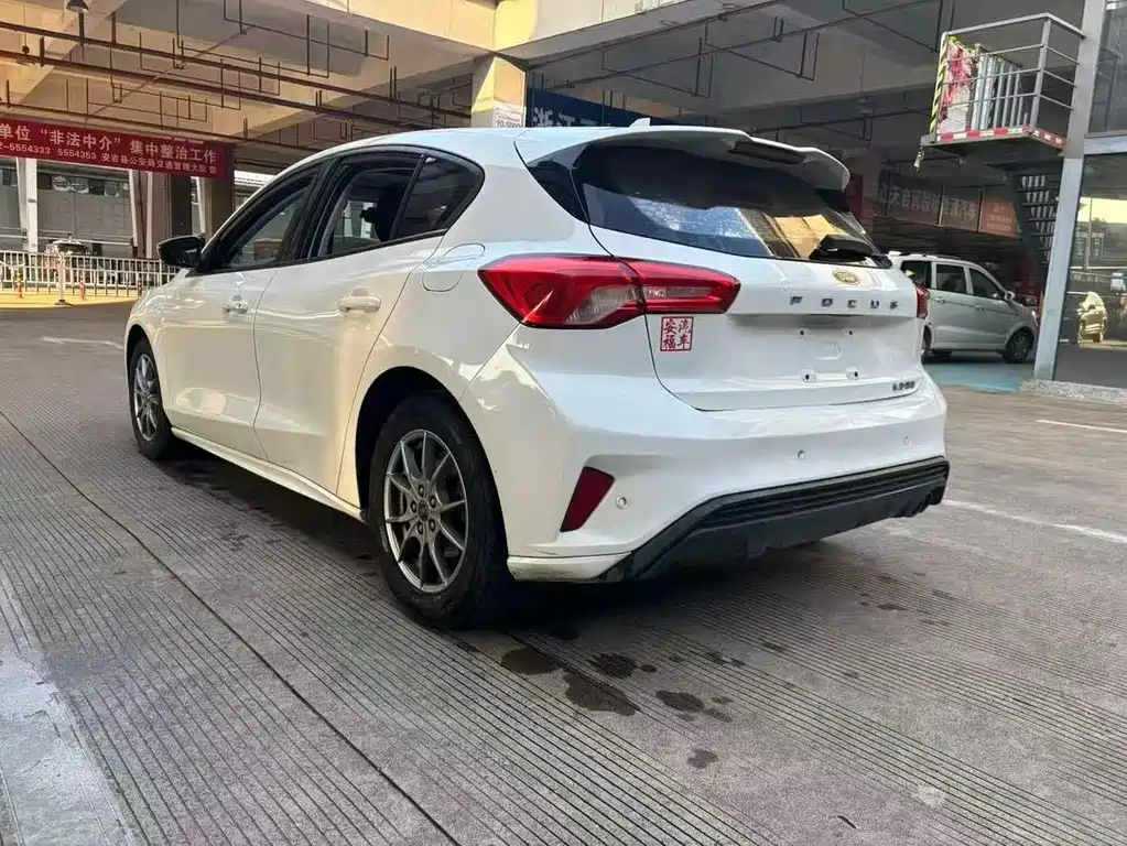 Ford Focus — миниатюра 7