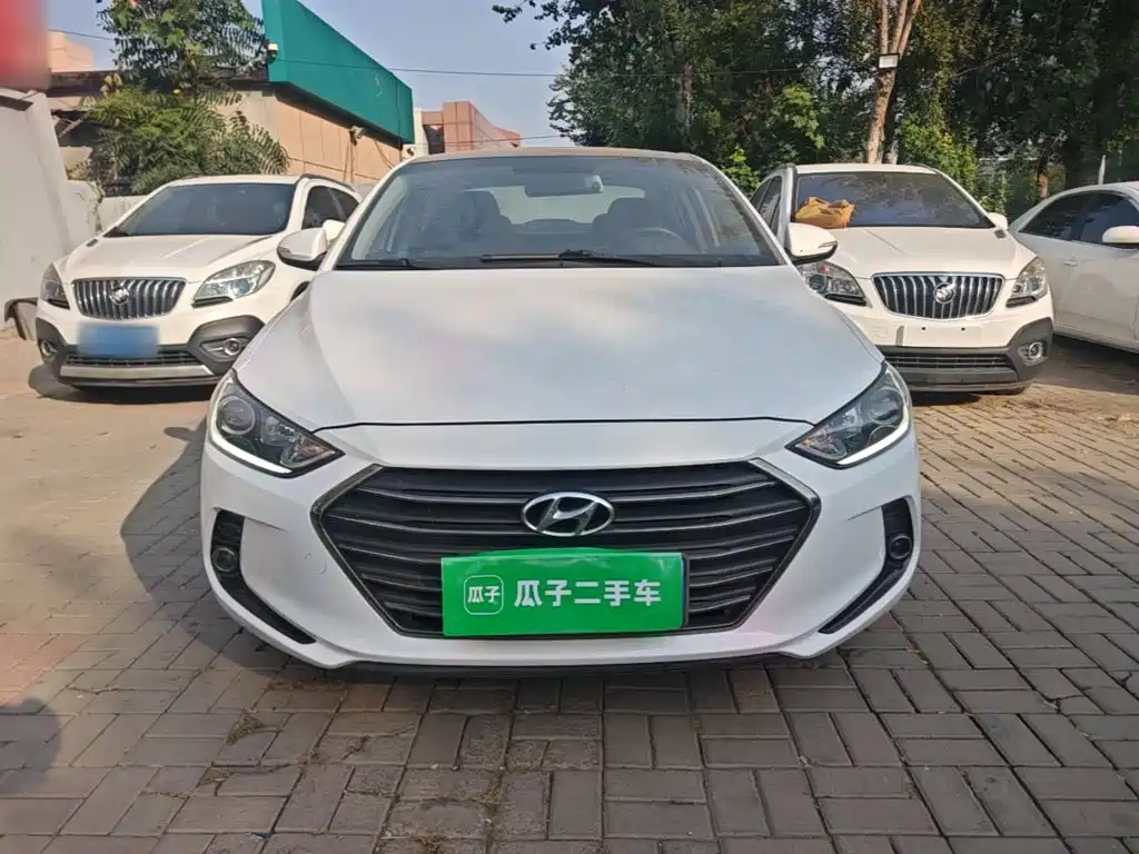 Hyundai Elantra — миниатюра 3