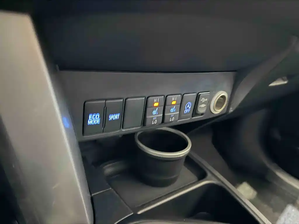 TOYOTA RAV4 RONGFANG