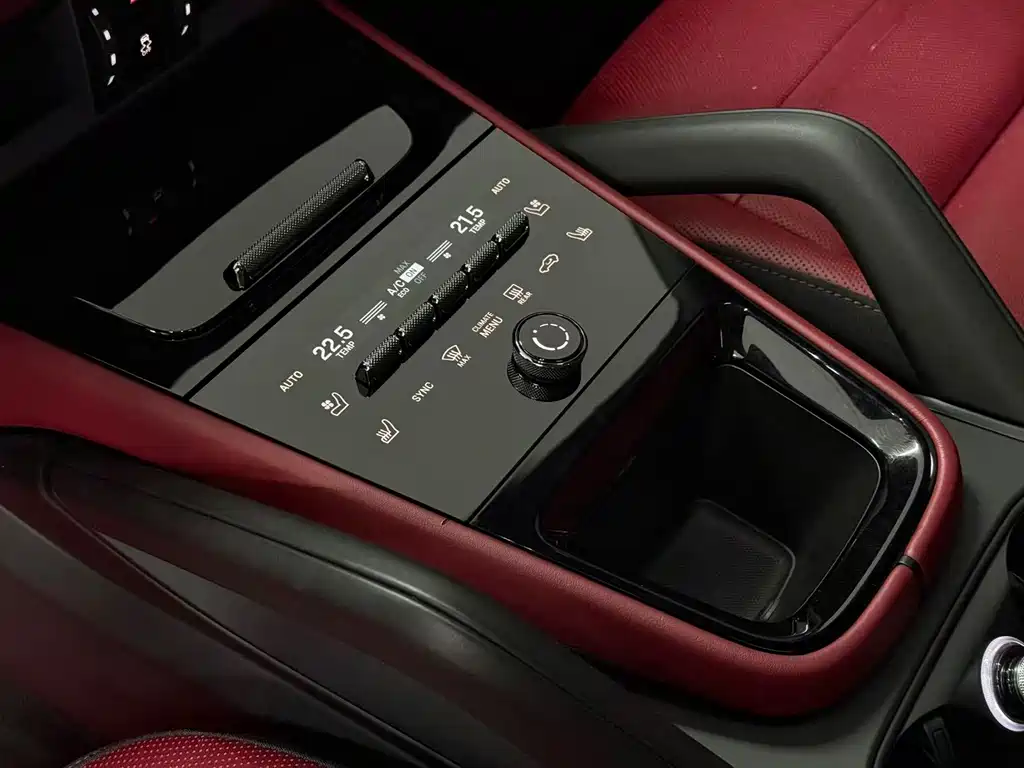 Porsche Cayenne — миниатюра 10
