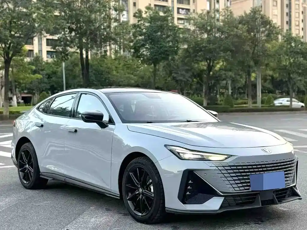 Changan UNI-V — миниатюра 3